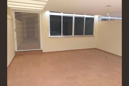 Casa à venda com 3 quartos, 160m² em Parque Sao Domingos, São Paulo