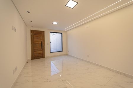 Casa à venda com 90m², 2 quartos e 2 vagasSala
