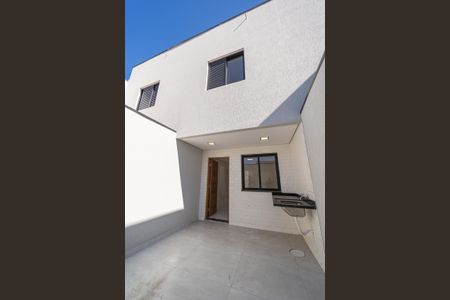Casa à venda com 90m², 2 quartos e 2 vagasQuintal e Área de Serviço