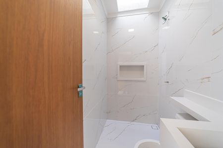 Casa à venda com 90m², 2 quartos e 2 vagasBanheiro da Suíte 2