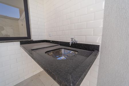 Casa à venda com 90m², 2 quartos e 2 vagasQuintal e Área de Serviço