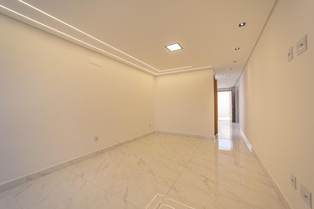 Sala de casa para alugar com 2 quartos, 90m² em Jardim Três Marias, São Paulo