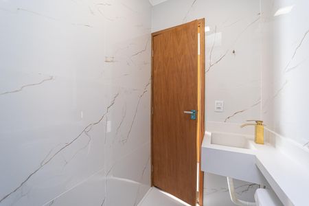 Casa à venda com 90m², 2 quartos e 2 vagasBanheiro da Suíte 1