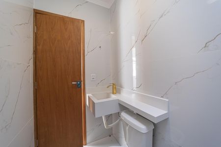 Casa à venda com 90m², 2 quartos e 2 vagasBanheiro da Suíte 1