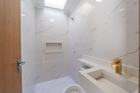 Casa à venda com 90m², 2 quartos e 2 vagasBanheiro da Suíte 2