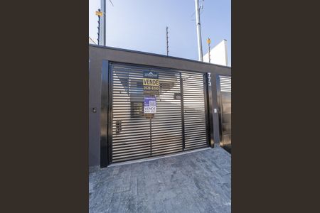 Casa à venda com 90m², 2 quartos e 2 vagasFachada