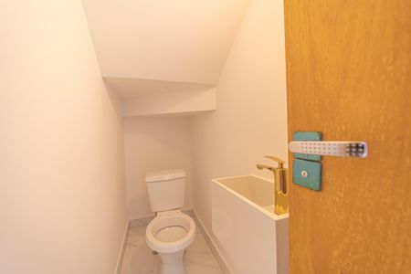 Casa à venda com 90m², 2 quartos e 2 vagasLavabo