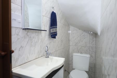 Casa à venda com 93m², 2 quartos e 2 vagasBanheiro 3 - Lavabo
