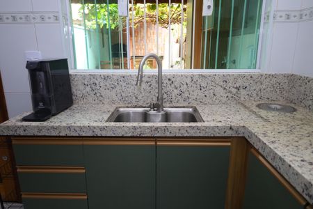 Casa à venda com 93m², 2 quartos e 2 vagasCozinha