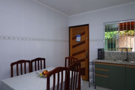 Casa à venda com 93m², 2 quartos e 2 vagasCozinha