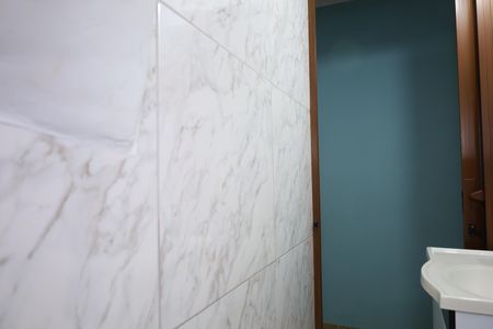 Casa à venda com 93m², 2 quartos e 2 vagasBanheiro 3 - Lavabo