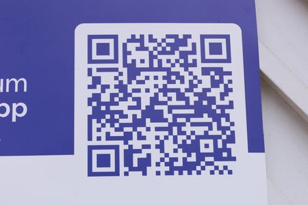 Casa à venda com 93m², 2 quartos e 2 vagasPlaca instalada no portão - Código da placa: WYNY-1098