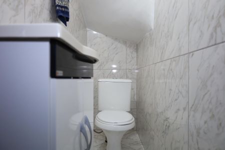 Casa à venda com 93m², 2 quartos e 2 vagasBanheiro 3 - Lavabo