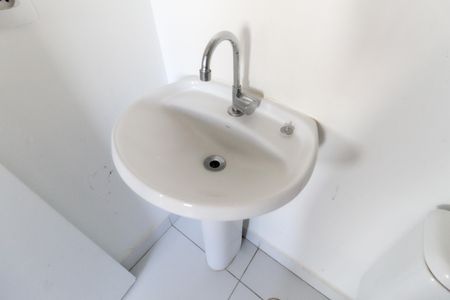 Apartamento para alugar com 32m², 2 quartos e sem vaga Apartamento para alugar com 32m², 2 quartos e sem vagaBanheiro