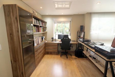 Apartamento à venda com 79m², 2 quartos e 1 vagaEscritório