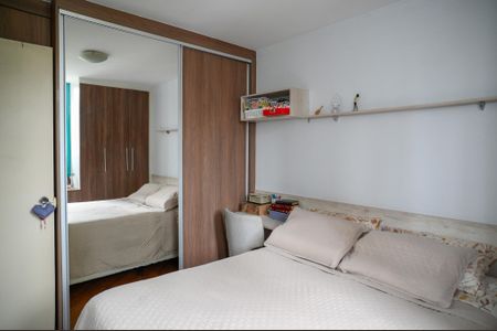 Apartamento à venda com 58m², 2 quartos e 1 vagaQuarto 2