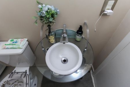 Casa de condomínio à venda com 67m², 2 quartos e 2 vagasLavabo
