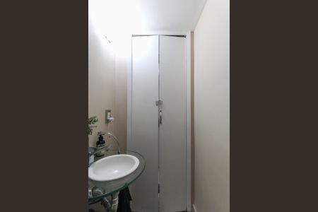 Casa de condomínio à venda com 67m², 2 quartos e 2 vagasLavabo