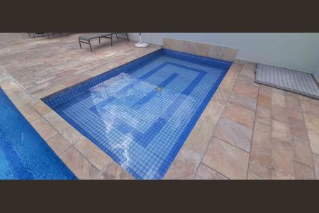 Apartamento para alugar com 74m², 3 quartos e 1 vagaÁrea comum 