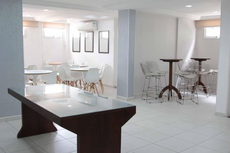 Apartamento para alugar com 74m², 3 quartos e 1 vagaÁrea comum 