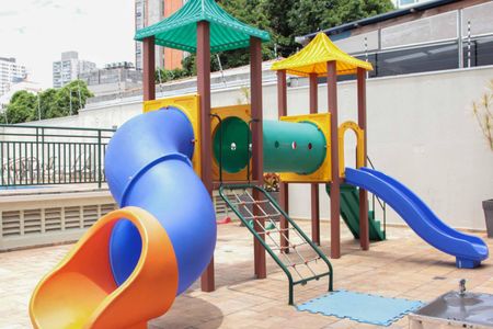 Apartamento para alugar com 74m², 3 quartos e 1 vagaÁrea comum 