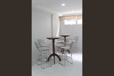 Apartamento para alugar com 74m², 3 quartos e 1 vagaÁrea comum 