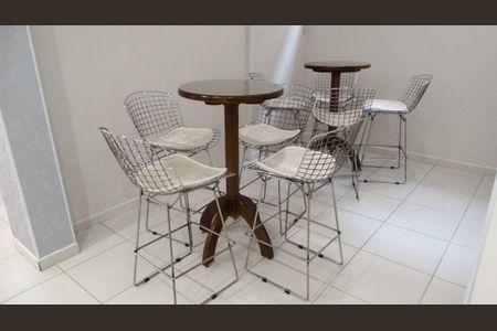 Apartamento para alugar com 74m², 3 quartos e 1 vagaÁrea comum 