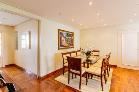 Apartamento à venda com 175m², 3 quartos e 4 vagas Apartamento à venda com 175m², 3 quartos e 4 vagasSala de Jantar