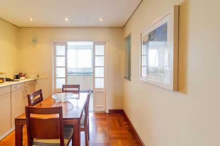 Apartamento à venda com 175m², 3 quartos e 4 vagasCozinha Copa