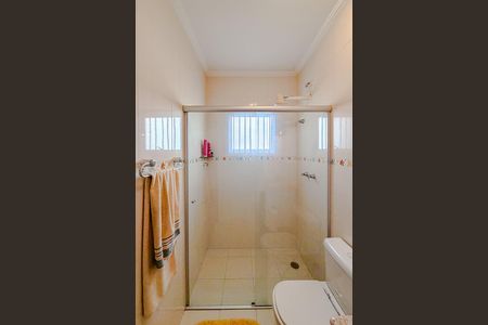 Casa à venda com 145m², 3 quartos e 3 vagasBanheiro da Suíte 2