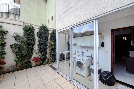 Casa à venda com 145m², 3 quartos e 3 vagasÁrea externa
