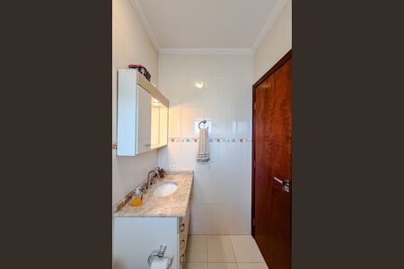 Casa à venda com 145m², 3 quartos e 3 vagasBanheiro da Suíte 2