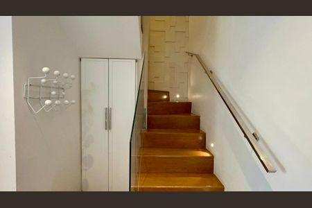 Apartamento à venda com 160m², 3 quartos e 3 vagasEscada