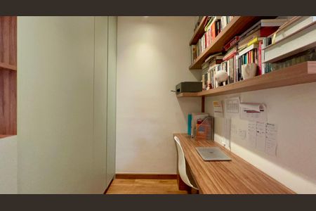 Apartamento à venda com 160m², 3 quartos e 3 vagasEscritório