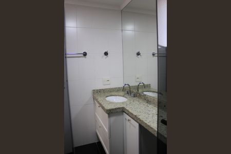 Apartamento à venda com 134m², 3 quartos e 2 vagasBanheiro da Suíte