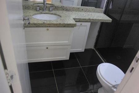 Apartamento à venda com 134m², 3 quartos e 2 vagasBanheiro da Suíte