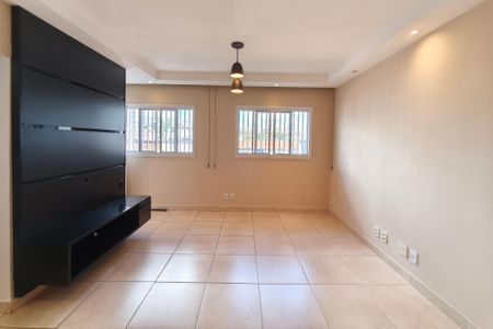 Casa para alugar com 1m², 3 quartos e 2 vagas Casa para alugar com 1m², 3 quartos e 2 vagasSala