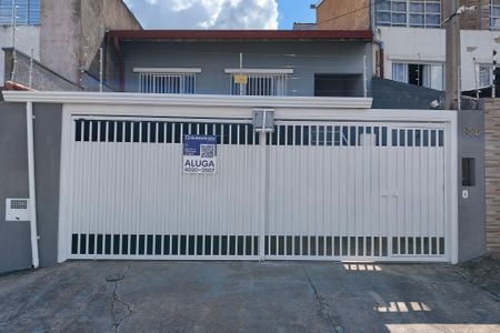 Casa para alugar com 1m², 3 quartos e 2 vagas Casa para alugar com 1m², 3 quartos e 2 vagasPLACA INSTALADA NA FACHADA