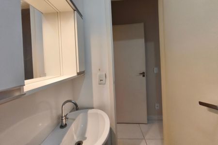 Casa para alugar com 1m², 3 quartos e 2 vagas Casa para alugar com 1m², 3 quartos e 2 vagasBanheiro Suíte