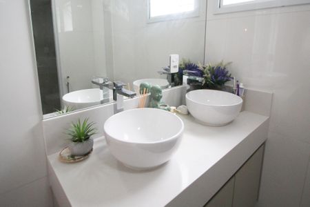 Apartamento à venda com 65m², 2 quartos e 1 vaga Apartamento à venda com 65m², 2 quartos e 1 vagaBanheiro