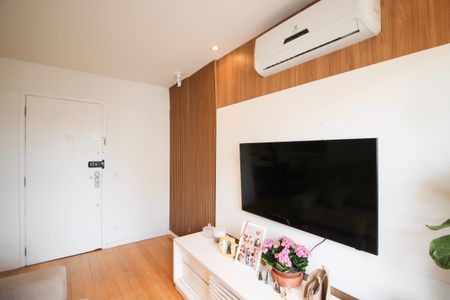Sala de apartamento à venda com 2 quartos, 65m² em Moema, São Paulo