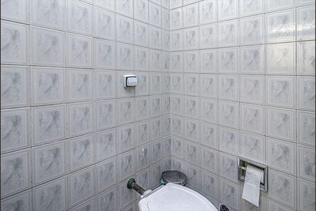 banheiro social_3 de apartamento para alugar com 2 quartos, 78m² em Aclimação, São Paulo