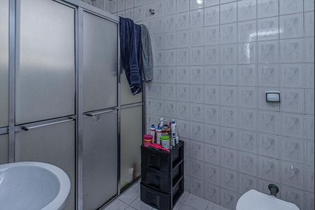 banheiro social_1 de apartamento para alugar com 2 quartos, 78m² em Aclimação, São Paulo