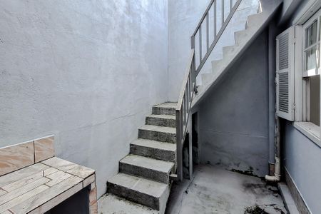 Casa para alugar com 75m², 2 quartos e sem vagaÁrea externa