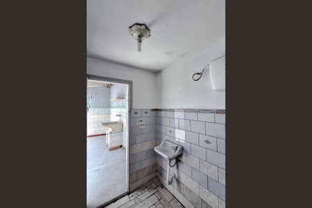 Casa para alugar com 75m², 2 quartos e sem vagaBanheiro de serviço