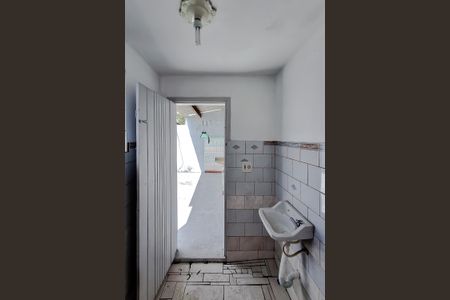 Casa para alugar com 75m², 2 quartos e sem vagaBanheiro de serviço