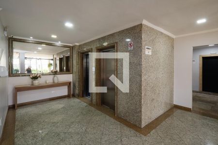 Apartamento para alugar com 70m², 2 quartos e 1 vaga Apartamento para alugar com 70m², 2 quartos e 1 vagaHall social