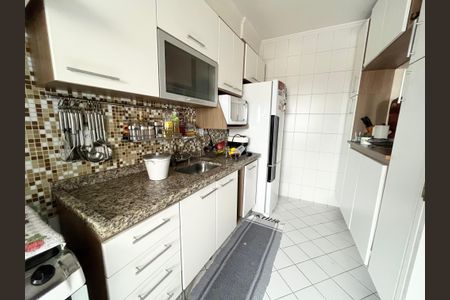 Apartamento à venda com 68m², 2 quartos e 2 vagasCozinha 