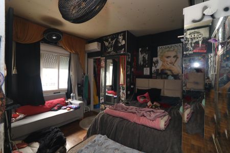 Quarto de apartamento à venda com 1 quarto, 42m² em Farroupilha, Porto Alegre