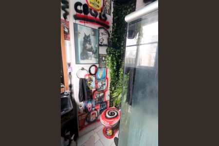 Banheiro de apartamento à venda com 1 quarto, 42m² em Farroupilha, Porto Alegre